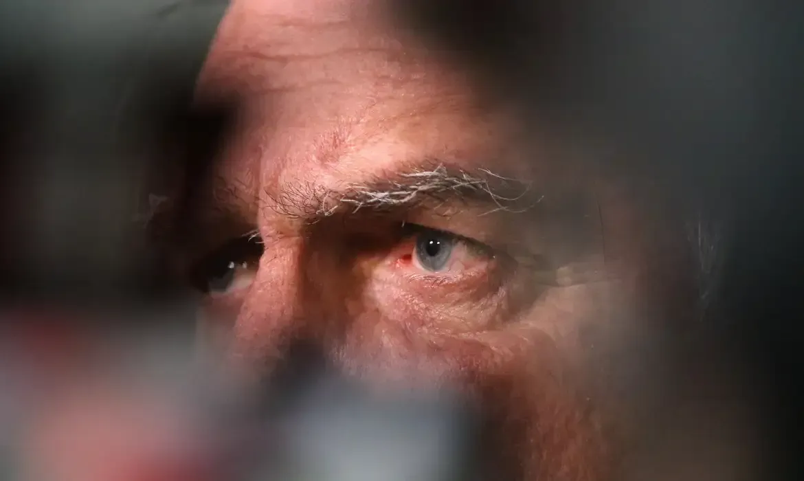 Imagem de compartilhamento para o artigo Bolsonaro é indiciado por fraude em cartão de vacinação de covid da MS Todo dia